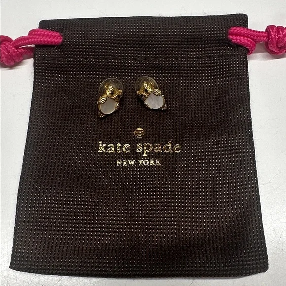 Kate Spade Into the Woods Pearl Owl Stud Pair of Earrings Mother of Pearl Gold - Picture 3 of 7
